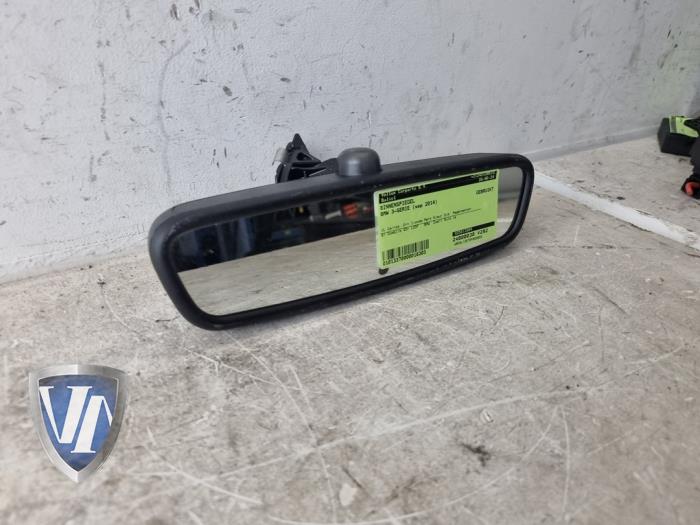 Używane Lusterko wewnetrzne BMW 3 serie Touring (F31) 320d 2.0 16V Cena € 36,30 Z VAT oferowane przez Vollux Carparts B.V.