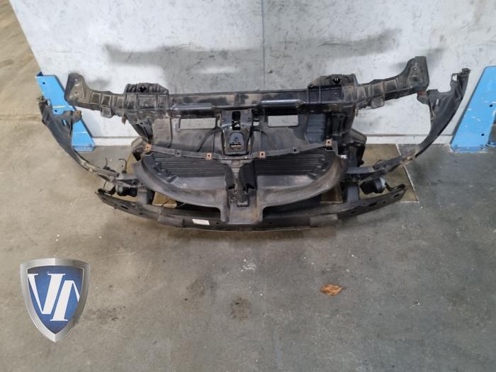Begagnade Front BMW 1 serie (E81) 116i 1.6 16V Pris € 181,50 Inklusive moms erbjuds av Vollux Carparts B.V.