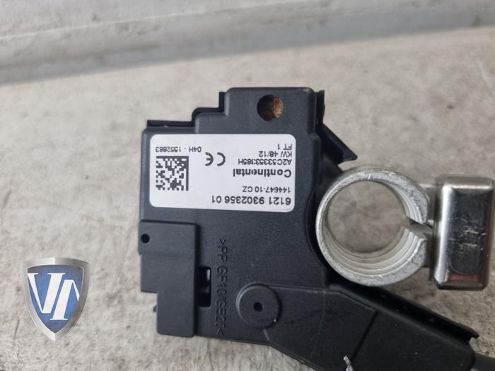 Używane Biegun akumulator BMW 5 serie (F10) 520d 16V Cena € 30,25 Z VAT oferowane przez Vollux Carparts B.V.