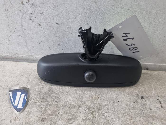 Używane Lusterko wewnetrzne BMW 1 serie (F20) 116i 1.6 16V Cena € 36,30 Z VAT oferowane przez Vollux Carparts B.V.