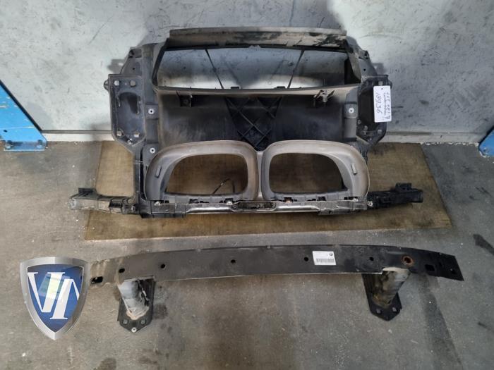 Używane Panel przedni BMW 3 serie Touring (E91) 318i 16V Cena € 121,00 Z VAT oferowane przez Vollux Carparts B.V.
