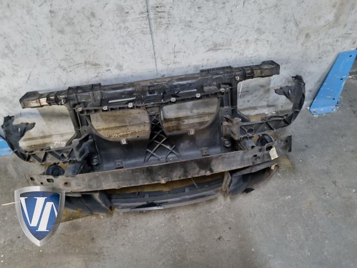 Begagnade Front BMW 1 serie (E87/87N) 120i 16V Pris € 181,49 Inklusive moms erbjuds av Vollux Carparts B.V.