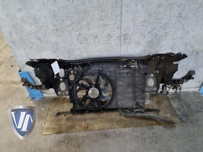 Begagnade Front Mini Mini Open (R57) 1.6 16V Cooper Pris € 181,50 Inklusive moms erbjuds av Vollux Carparts B.V.