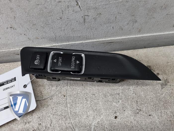 Usados Interruptor BMW 1 serie (F21) 118d 2.0 16V Precio € 12,50 Norma de margen ofrecido por Vollux Carparts B.V.