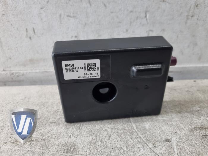 Używane Antena BMW 1 serie (F20) 116i 1.6 16V Cena € 30,25 Z VAT oferowane przez Vollux Carparts B.V.