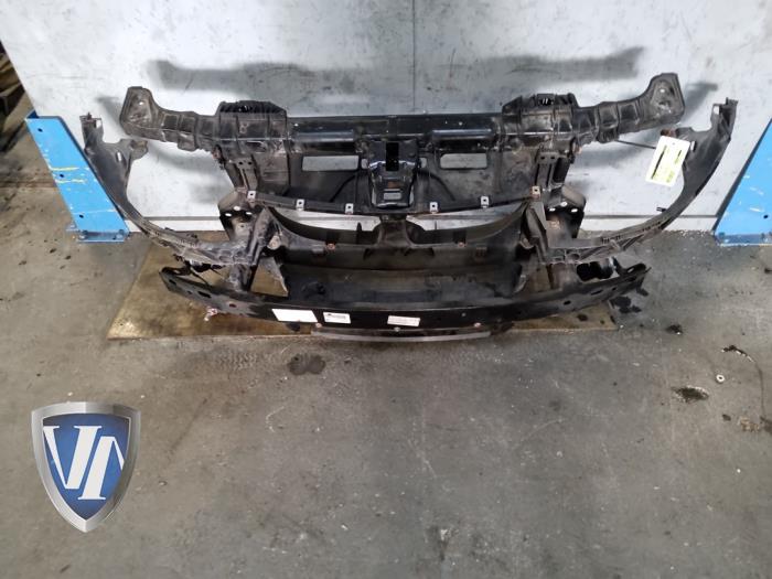 Begagnade Front BMW 1 serie (E87/87N) 118i 16V Pris € 150,00 Marginaltabell erbjuds av Vollux Carparts B.V.