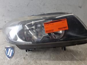 Gebrauchte Scheinwerfer rechts BMW 3 serie Touring (E91) 325i 24V Preis auf Anfrage angeboten von Vollux Carparts B.V.