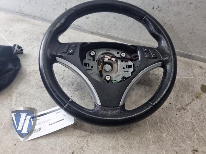 Begagnade Ratt BMW 1 serie (E87/87N) 118i 16V Pris € 45,00 Marginaltabell erbjuds av Vollux Carparts B.V.