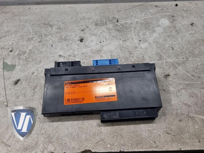 Używane Modul Comfort BMW 3 serie (E93) 325i 24V Cena € 75,00 Procedura marży oferowane przez Vollux Carparts B.V.