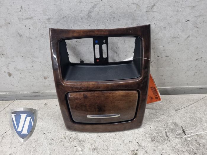 Begagnade Askkopp, fram BMW 3 serie (E93) 325i 24V Pris € 18,15 Inklusive moms erbjuds av Vollux Carparts B.V.