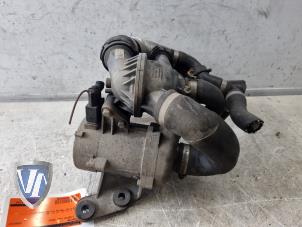 Usados Bomba de agua BMW 1 serie (E81) 116i 2.0 16V Precio € 96,80 IVA incluido ofrecido por Vollux Carparts B.V.