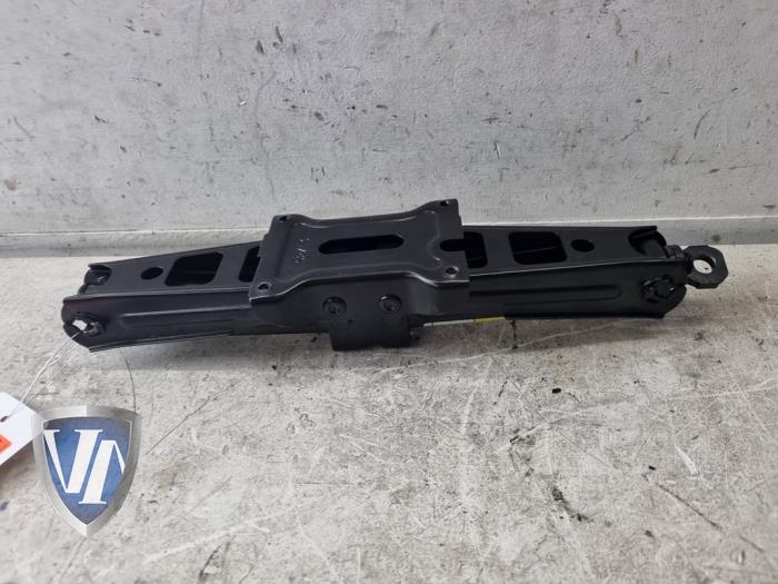 Używane Dzwignik Volvo V40 (MV) 2.0 D4 16V Cena € 36,29 Z VAT oferowane przez Vollux Carparts B.V.