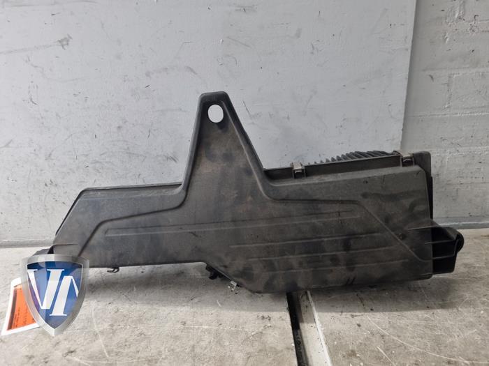 Begagnade Luftfilterhus BMW 3 serie (F30) 316d 2.0 16V Pris € 42,35 Inklusive moms erbjuds av Vollux Carparts B.V.