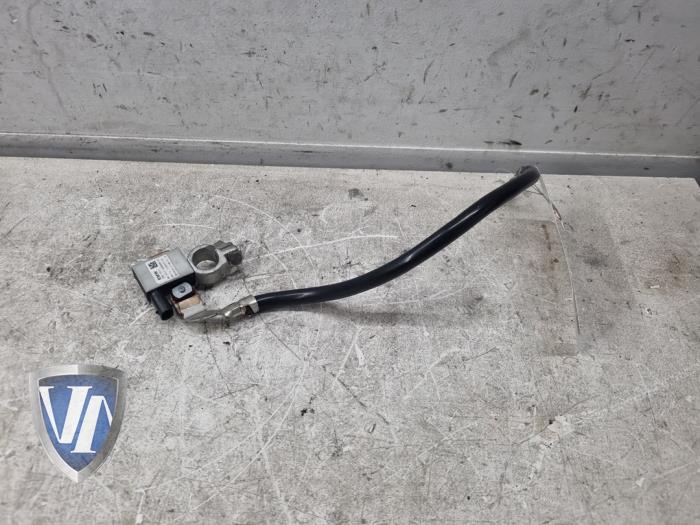 Używane Biegun akumulator BMW 3 serie (F30) 316d 2.0 16V Cena € 33,28 Z VAT oferowane przez Vollux Carparts B.V.