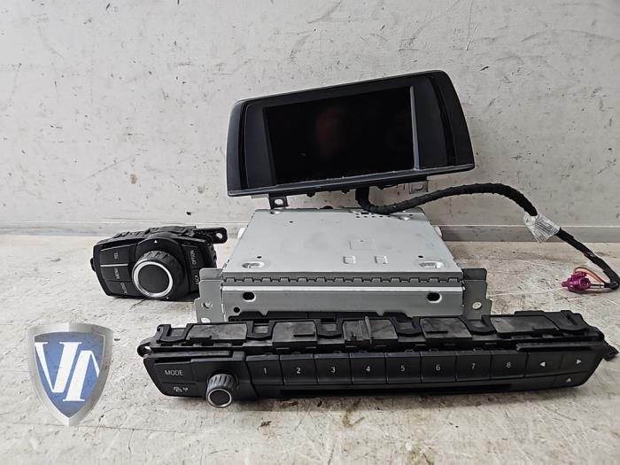 Gebrauchte Navigation Set BMW 3 serie (F30) 316d 2.0 16V Preis € 363,00 Mit Mehrwertsteuer angeboten von Vollux Carparts B.V.