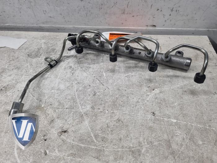 Gebrauchte Einspritzdüse (Einspritzer) Volvo V40 (MV) 2.0 D4 16V Preis € 60,49 Mit Mehrwertsteuer angeboten von Vollux Carparts B.V.