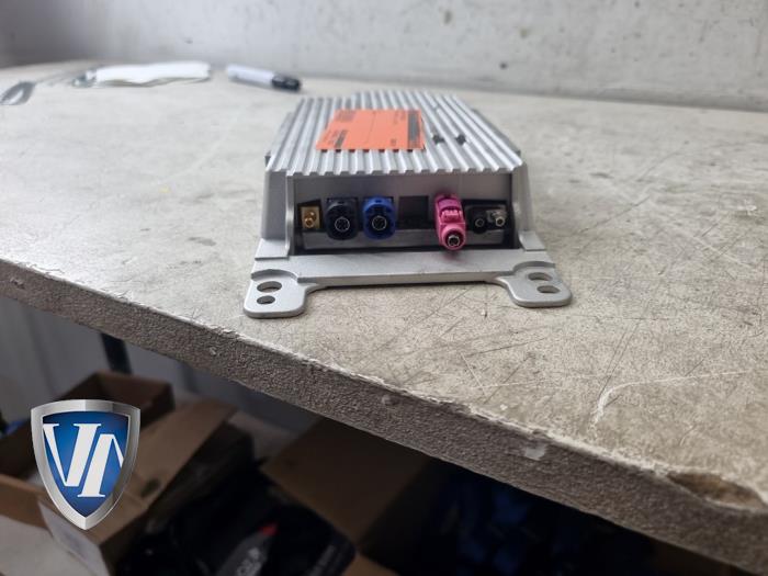 Begagnade Bluetooth-modul BMW 1 serie (F21) 116i 1.6 16V Pris € 90,75 Inklusive moms erbjuds av Vollux Carparts B.V.