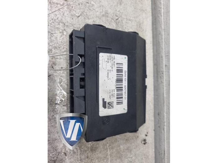 Używane Modul climatronic BMW 1 serie (F20) 116i 1.6 16V Cena € 39,33 Z VAT oferowane przez Vollux Carparts B.V.
