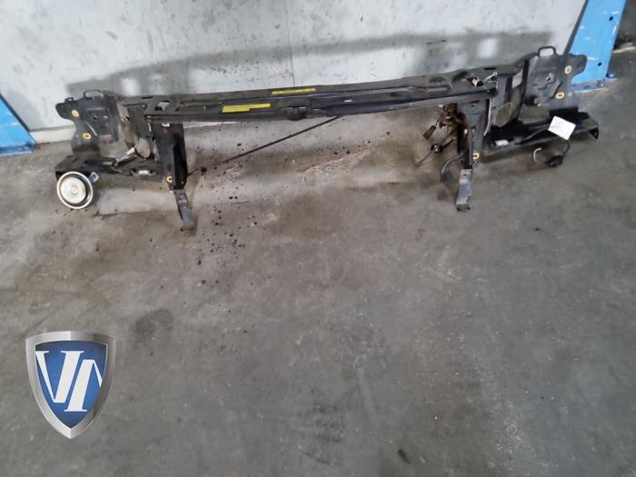 Begagnade Front Volvo XC90 I 2.9 T6 24V Pris € 84,70 Inklusive moms erbjuds av Vollux Carparts B.V.