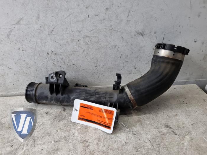 Usados Manguera intercooler Volvo V60 I (FW/GW) 2.0 D4 16V Precio € 48,39 IVA incluido ofrecido por Vollux Carparts B.V.