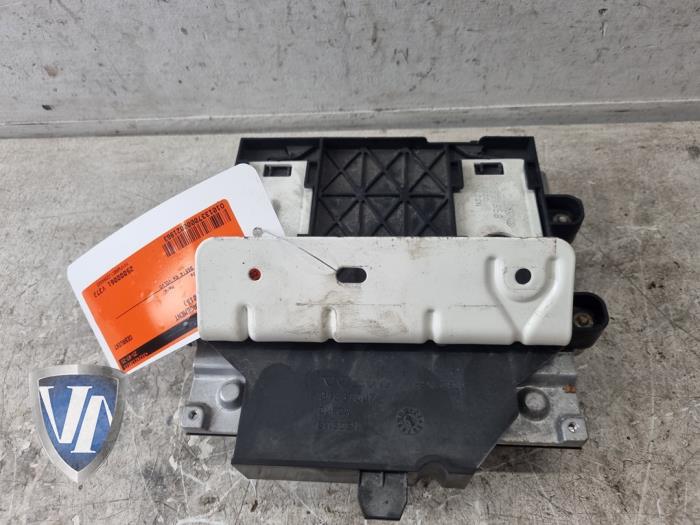 Used Engine management computer Volvo V60 I (FW/GW) 2.0 D4 16V Price € 60,49 Inclusive VAT offered by Vollux Carparts B.V.