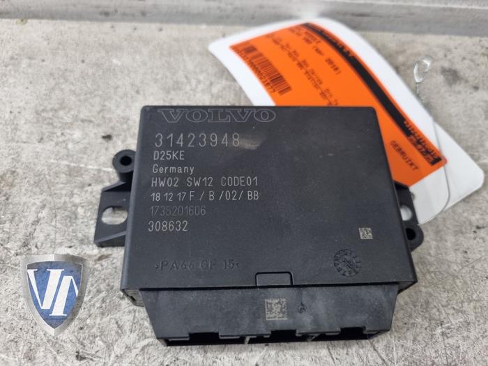 Begagnade PDC-modul Volvo V60 I (FW/GW) 2.0 D4 16V Pris € 36,29 Inklusive moms erbjuds av Vollux Carparts B.V.