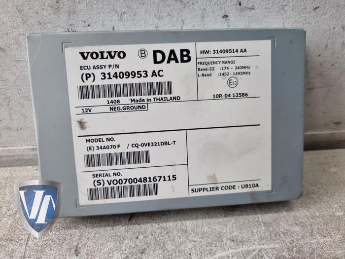 Używane Modul DAB Volvo V40 (MV) Cena € 51,43 Z VAT oferowane przez Vollux Carparts B.V.