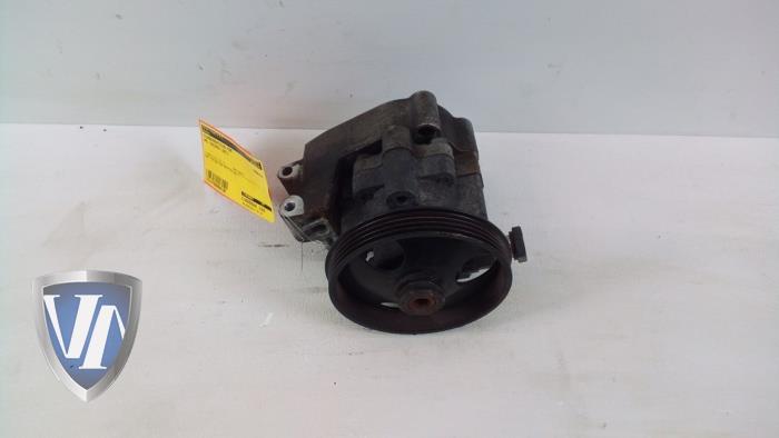 Usagé Pompe de direction Opel Insignia 1.8 16V Ecotec Prix € 60,50 Prix TTC proposé par Vollux Carparts B.V.