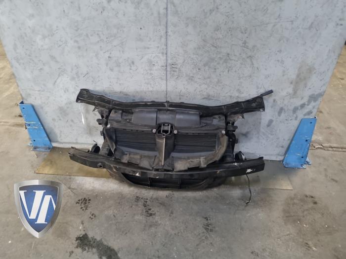 Begagnade Front BMW 3 serie Touring (E91) 318i 16V Pris € 181,50 Inklusive moms erbjuds av Vollux Carparts B.V.
