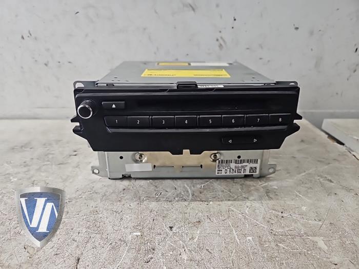 Używane Nawigacja CD BMW 3 serie Touring (E91) 318i 16V Cena € 95,59 Z VAT oferowane przez Vollux Carparts B.V.