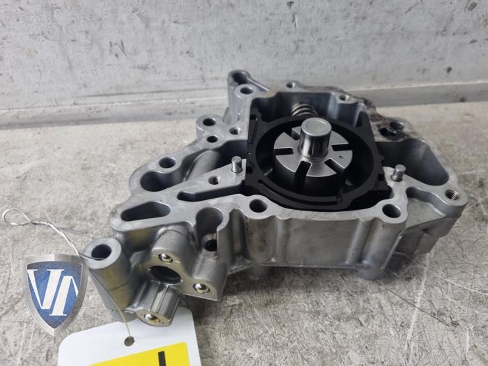 Gebrauchte Ölpumpe BMW 3 serie (F30) 328i 2.0 16V Preis € 363,00 Mit Mehrwertsteuer angeboten von Vollux Carparts B.V.