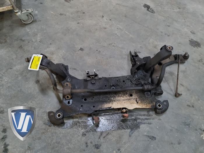 Gebrauchte Unterrahmen Volvo V40 (MV) 2.0 D4 16V Preis € 90,75 Mit Mehrwertsteuer angeboten von Vollux Carparts B.V.