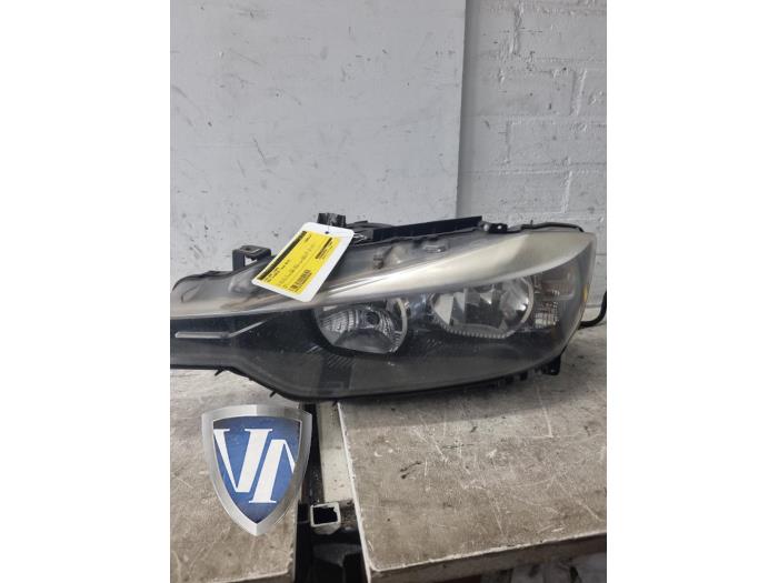 Używane Reflektor lewy BMW 3 serie Touring (F31) Cena € 211,75 Z VAT oferowane przez Vollux Carparts B.V.