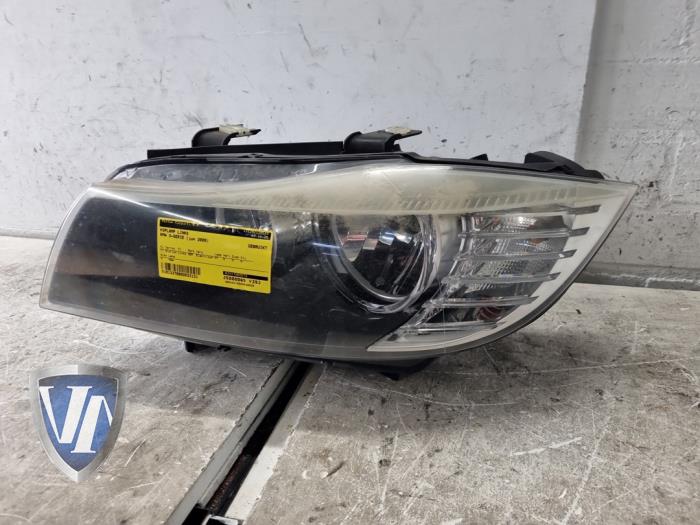 Używane Reflektor lewy BMW 3 serie Touring (E91) Cena € 272,25 Z VAT oferowane przez Vollux Carparts B.V.