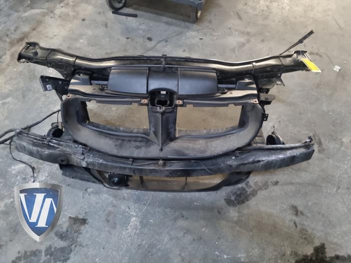 Begagnade Front BMW 3 serie Touring (E91) 325i 24V Pris € 482,79 Inklusive moms erbjuds av Vollux Carparts B.V.