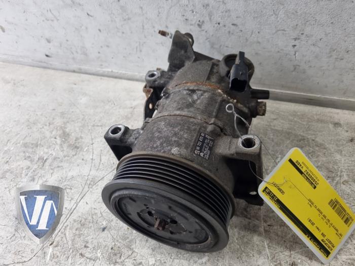 Usagé Pompe clim Peugeot 208 I (CA/CC/CK/CL) 1.0 Vti 12V PureTech Prix € 107,69 Prix TTC proposé par Vollux Carparts B.V.