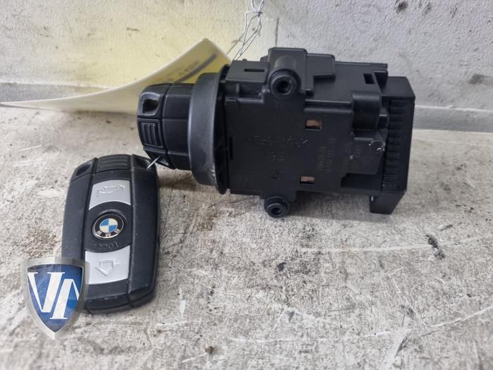 Używane Stacyjka + Kluczyk BMW 5 serie Touring (E61) 525i 24V Cena € 59,29 Z VAT oferowane przez Vollux Carparts B.V.