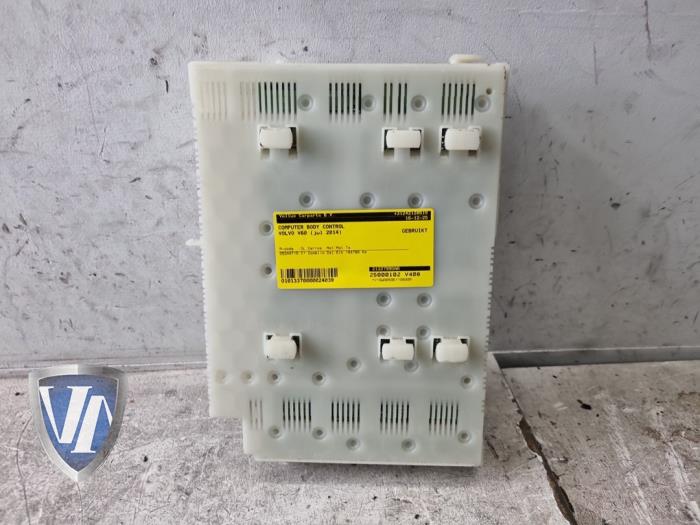 Used Body control computer Volvo V60 I (FW/GW) 2.4 D6 20V Plug-in Hybrid AWD Price € 54,44 Inclusive VAT offered by Vollux Carparts B.V.
