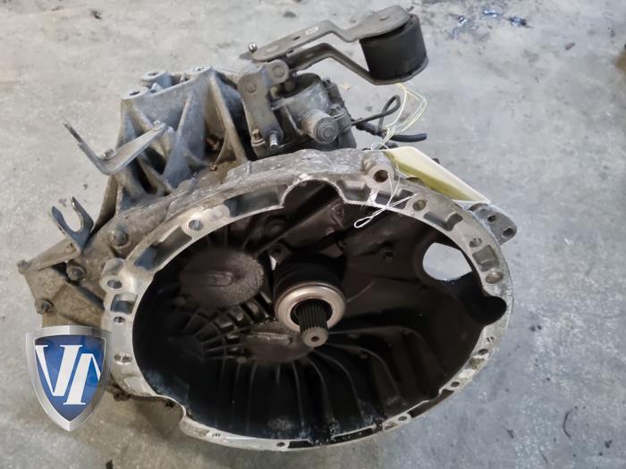Gebrauchte Getriebe Mercedes B (W246/W242) 1.6 B-180 BlueEFFICIENCY Turbo 16V Preis auf Anfrage angeboten von Vollux Carparts B.V.