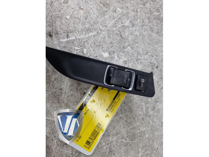 Używane Przelacznik BMW 3 serie (F30) 318d 2.0 16V Cena € 42,35 Z VAT oferowane przez Vollux Carparts B.V.
