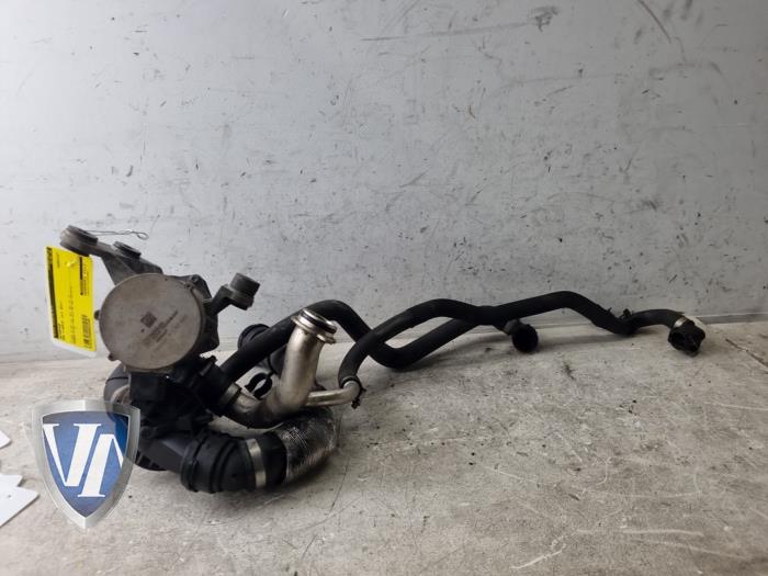 Usagé Pompe à eau BMW 1 serie (E81) 116i 2.0 16V Prix € 83,49 Prix TTC proposé par Vollux Carparts B.V.