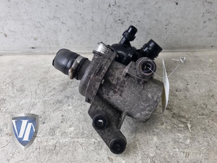 Usagé Pompe à eau BMW 1 serie (E81) 116i 2.0 16V Prix € 121,00 Prix TTC proposé par Vollux Carparts B.V.