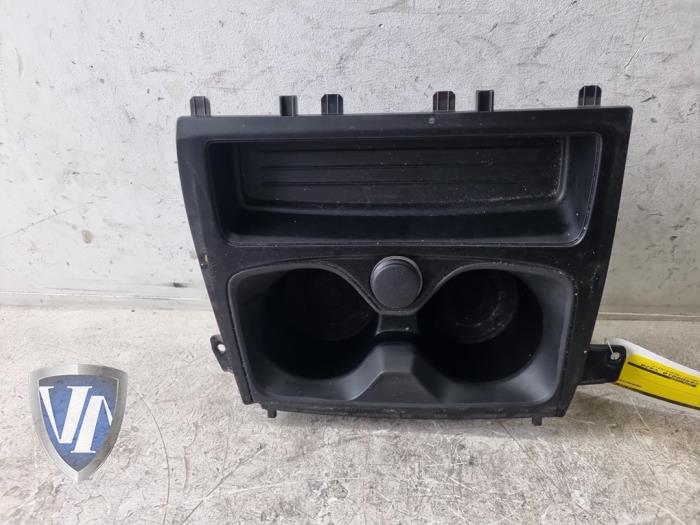 Gebrauchte Getränkehalter BMW 1 serie (F20) 116i 1.6 16V Preis € 30,25 Mit Mehrwertsteuer angeboten von Vollux Carparts B.V.