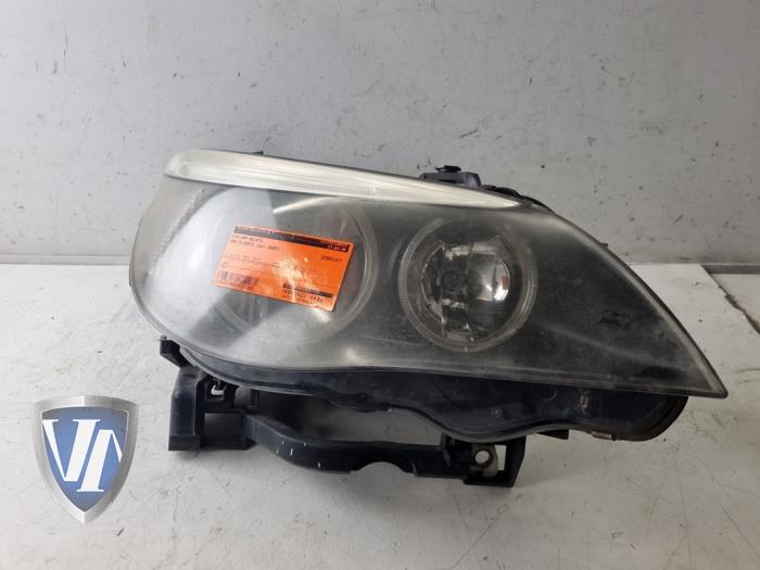 Używane Reflektor prawy BMW 5 serie Touring (E61) 525i 24V Cena na żądanie oferowane przez Vollux Carparts B.V.