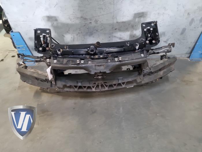 Begagnade Front BMW 3 serie Touring (F31) Pris € 482,79 Inklusive moms erbjuds av Vollux Carparts B.V.