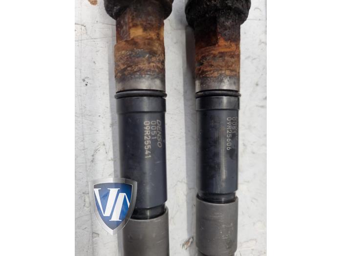 Usagé Injecteurs Volvo V40 (MV) 2.0 D4 16V Prix € 90,75 Prix TTC proposé par Vollux Carparts B.V.