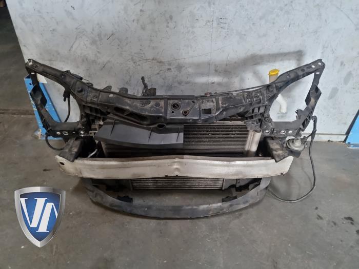 Begagnade Front Opel Corsa D Pris € 151,25 Inklusive moms erbjuds av Vollux Carparts B.V.