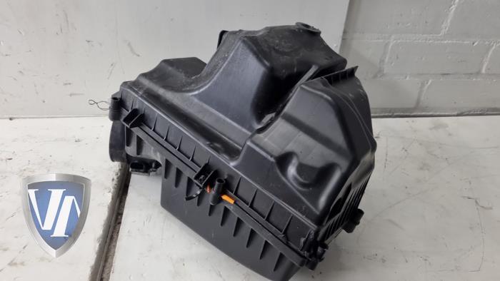 Gebrauchte Luftfiltergehäuse Volvo V70 (BW) 2.0 D4 16V Preis € 96,80 Mit Mehrwertsteuer angeboten von Vollux Carparts B.V.