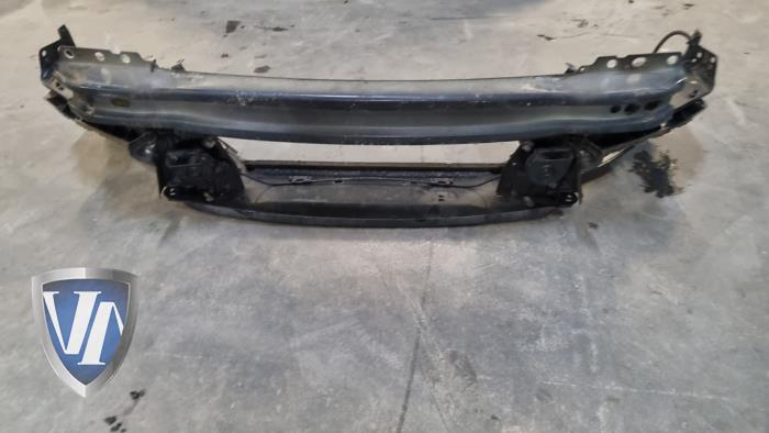 Begagnade Front Volvo V70 (BW) 2.0 D4 16V Pris € 145,20 Inklusive moms erbjuds av Vollux Carparts B.V.