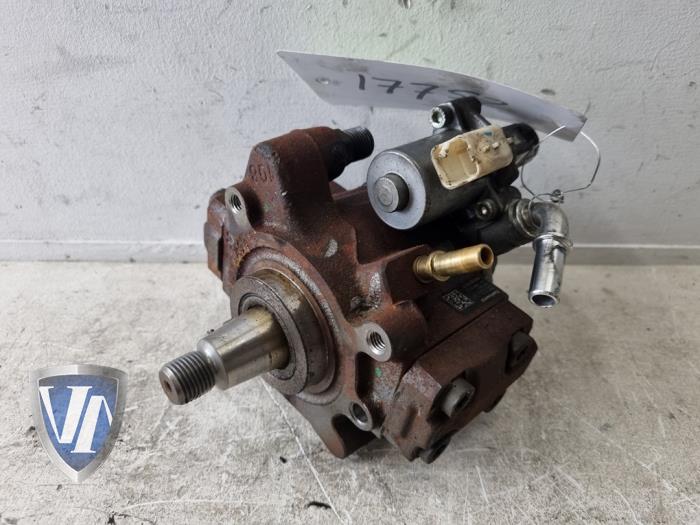 Begagnade Dieselpump Volvo V40 (MV) 1.6 D2 Pris € 204,49 Inklusive moms erbjuds av Vollux Carparts B.V.